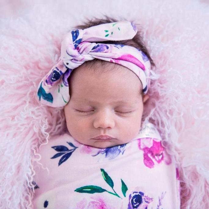 Baby kiss online baby swaddle